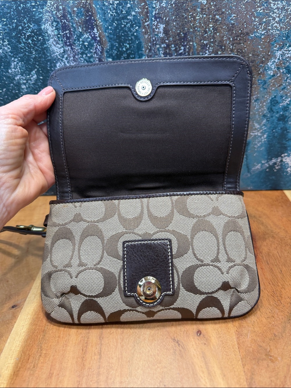 Coach Vintage Y2K Signature Jacquard Flap Wristlet Wallet (VGUC) - Picture 9 of 9